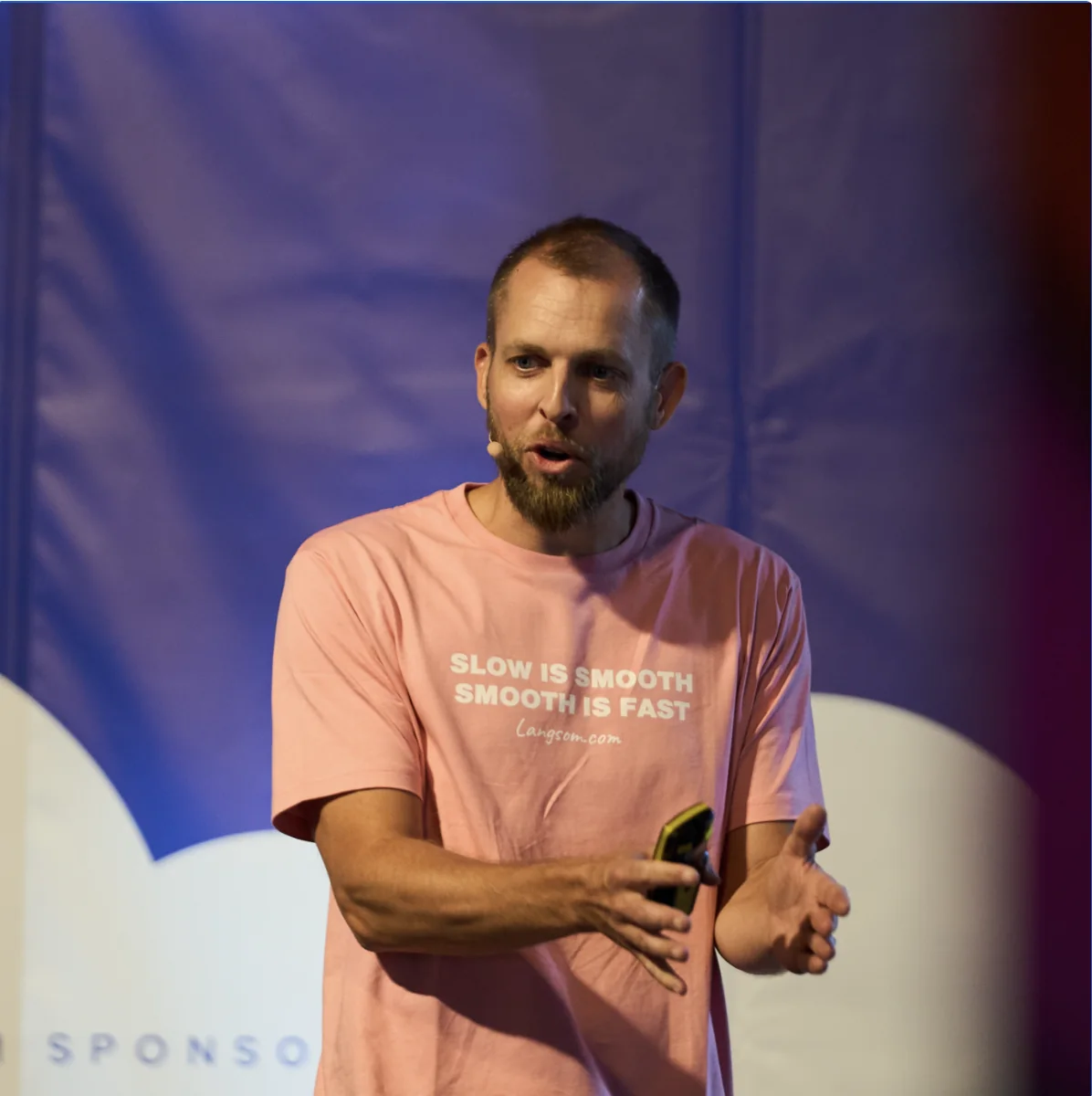 Bo Møller på scenen ved Laravel Live i København